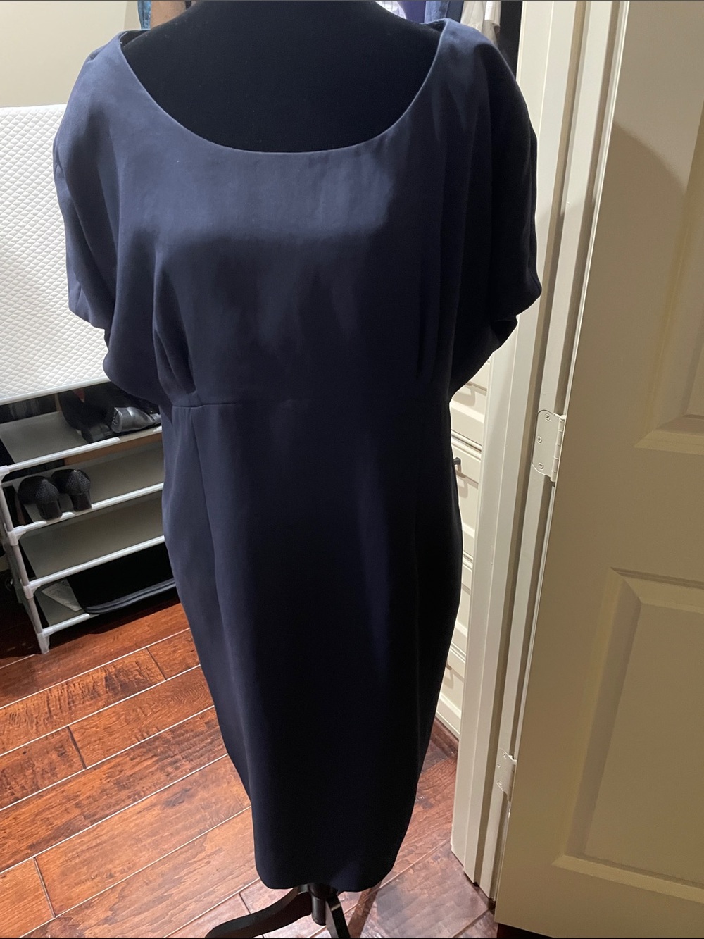 Women's Lafayette Navy Scoop-Neck Midi Dress, fully lined